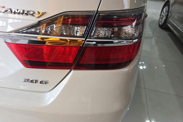 Used Toyota Camry 2016 2.0G 10th Anniversary Leading Edition