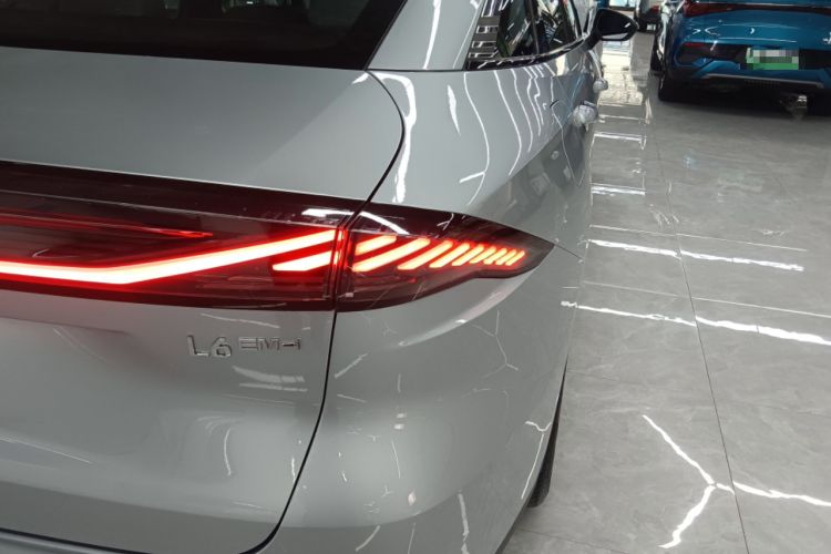 Used Geely Galaxy L6 2025 EM-i 140km Starship Edition Right Rear Taillight