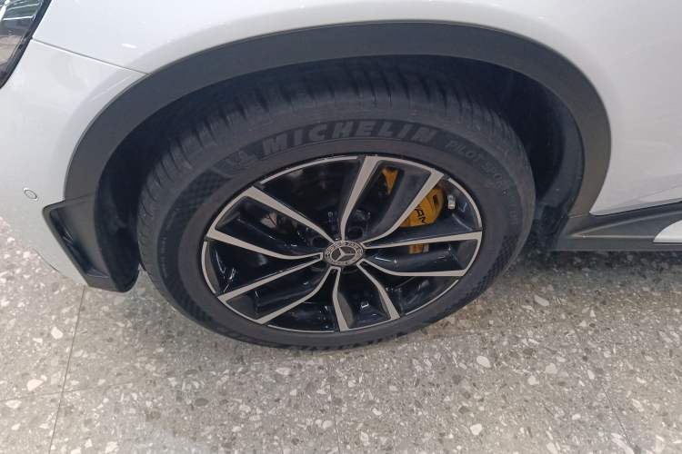 Used Mercedes-Benz GLC 2021 GLC 260 L 4MATIC Luxury Model Left Front Wheel Hub