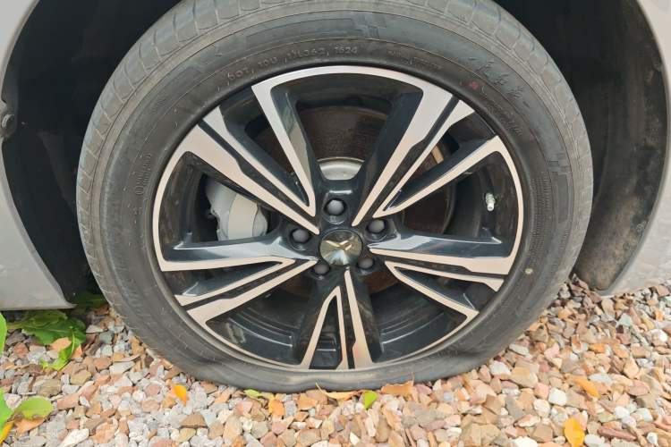 Used Hongqi EH7 2024 690 Pro Right Front Wheel Hub