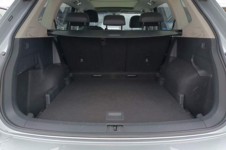 Used Volkswagen Tiguan L 2022 330TSI Automatic Two-Wheel Drive R-Line Enhanced Edition