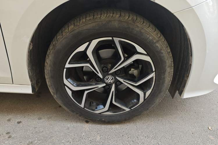 Used MG 5 2023 180 DVVT Manual Fashion Edition
