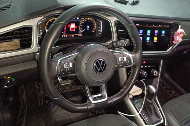 Used Volkswagen T-ROC 2022 280TSI DSG Two-Wheel Drive R-Line Pro PLUS
