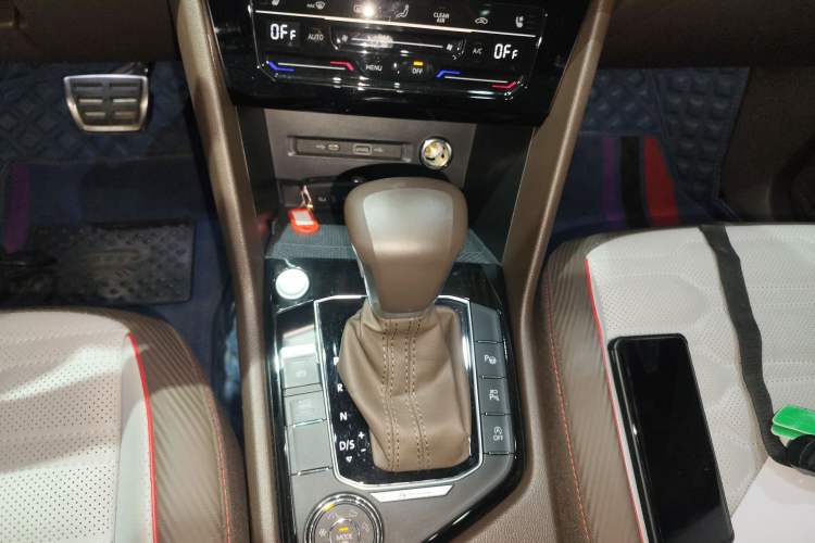 Used Volkswagen Tiguan L 2023 Facelift 380TSI Automatic All-Wheel Drive R-Line Flagship 7-Seater