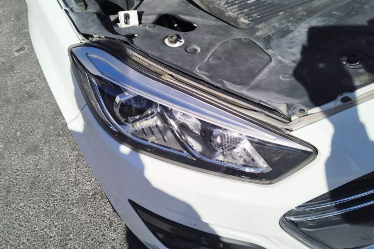 Used Lifan Auto Xuanlang 2017 1.8L Manual Utility Model Right Front Headlight