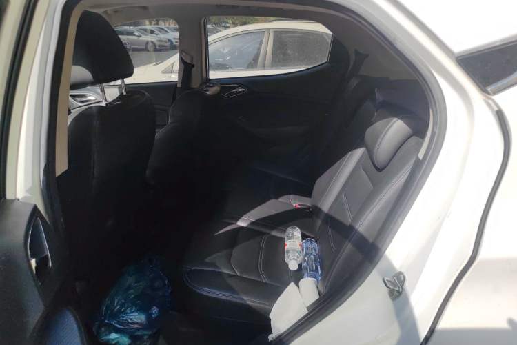 Used BYD Yuan New Energy 2018 EV360 Smart Connected Cool Model