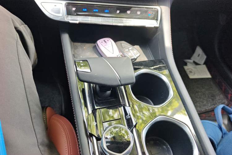 Used CHANGAN Eado 2022 PLUS Blue Whale NE 1.4T GDI DCT Prestige Edition Gear Lever