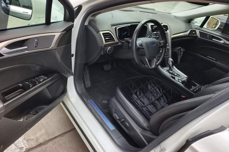 Used Ford Mondeo 2013 2.0L GTDi 200 Luxury Model Driver Seat