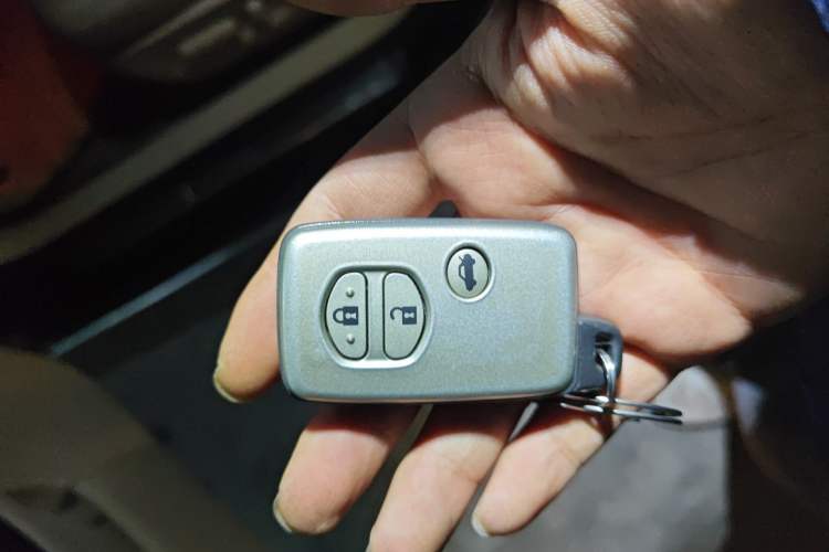 Used Toyota Crown 2010 2.5L Royal Leather Sunroof Navigation Edition