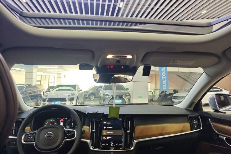 Used Volvo S90 2020 Facelift T5 Smart & Luxurious Edition