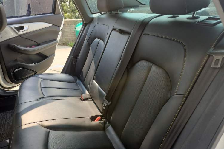 Used Roewe i6 MAX 2020 300TGI Automatic Sporty Cool Edition
