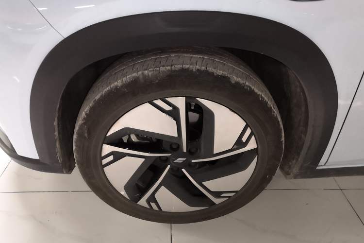 Used Livan Livan 7 2023 605km Hunter Light