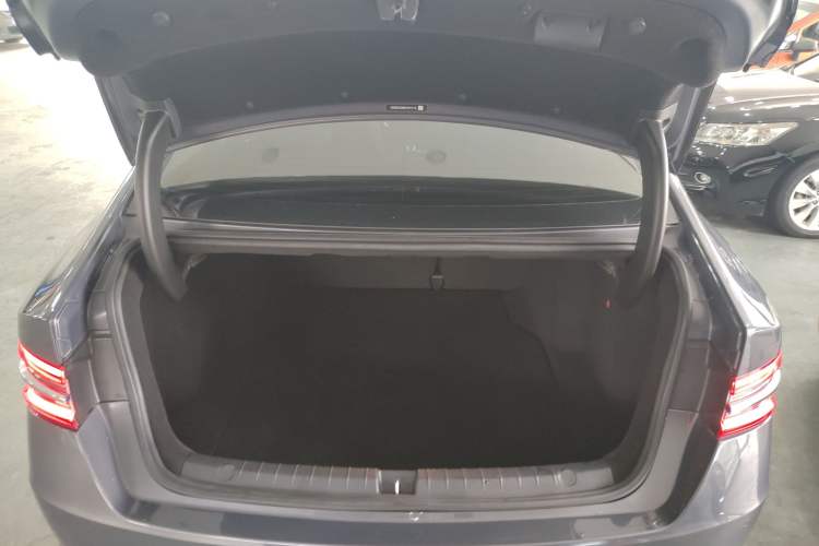 Used BYD Qin Pro New Energy 2019 EV Super Edition High-Power Smart Connect Luxurious Model Trunk