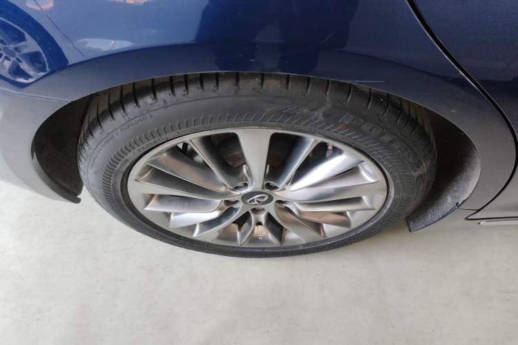 Used Infiniti Q50L 2021 2.0T Enjoyment Edition Right Rear Wheel Hub