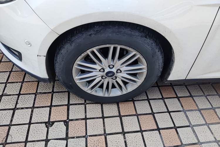 Used Ford Focus 2015 Sedan EcoBoost 180 Automatic Flagship Model
