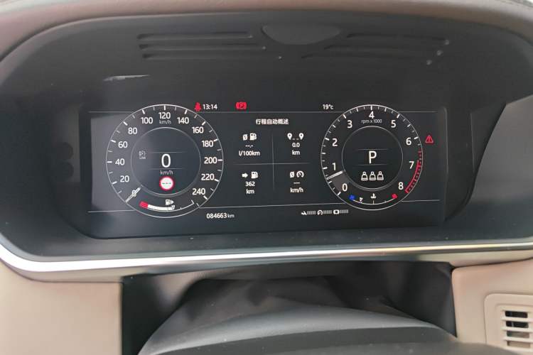 Used Land Rover Range 2022 3.0 L6 400 PS Classic Extended Version Instrument Cluster