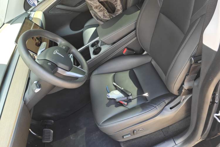 Used Tesla Model Y 2022 Rear-Wheel-Drive Version
