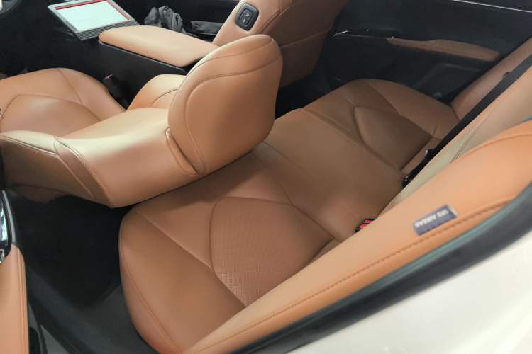 Used Toyota Camry 2019 Revised Version 2.0G Luxury Edition
