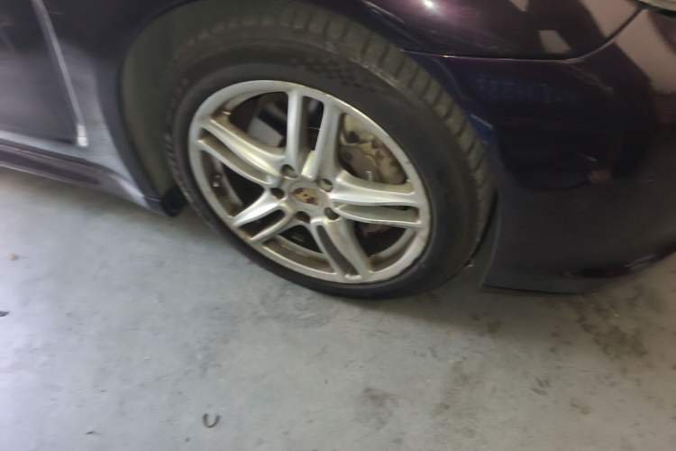 Used Porsche Panamera 2010 Panamera 4 3.6L Right Front Wheel Hub