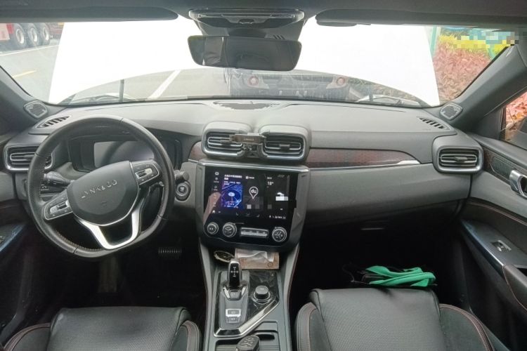 Used Lynk & Co 03 2018 1.5TD DCT JingPro Edition China V Standard Center Console