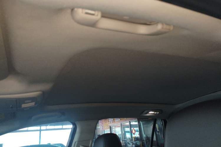 Used Buick Envision 2018 20T Two-Wheel-Drive Elite Model Headliner