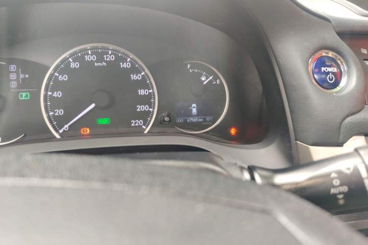 Used Lexus CT 2014 CT200h Comfort Edition Monochrome Odometer Close Up