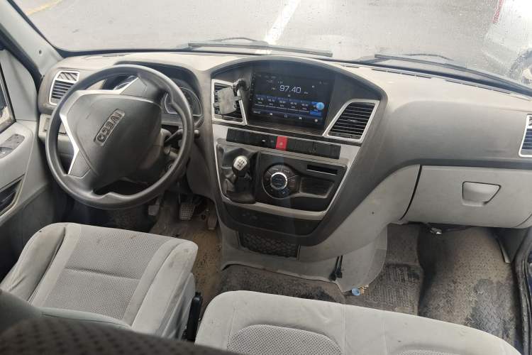 Used Iveco Power Daily 2017 2.5T Deluxe A37 High-Roof 6-7 Seater Bus 47Z5
