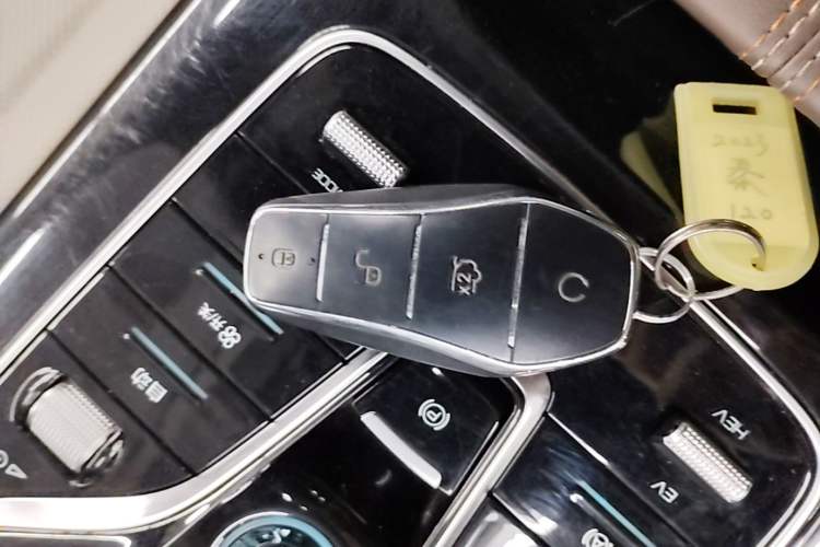 Used BYD Qin PLUS 2023 Champion Edition DM-i 120KM Leading Model
