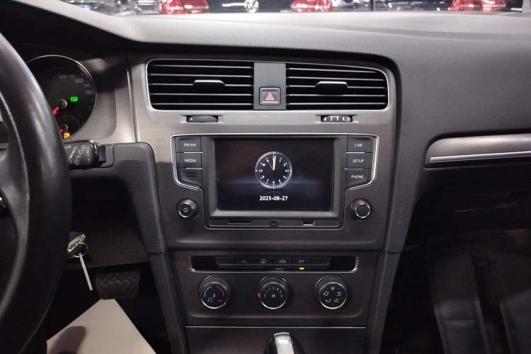 Used Volkswagen Golf 2016 230TSI Automatic Comfort Version
