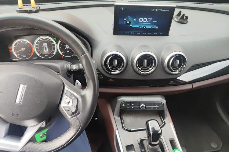 Used Wey VV7 2017 2.0T Ultra-Luxury Version
