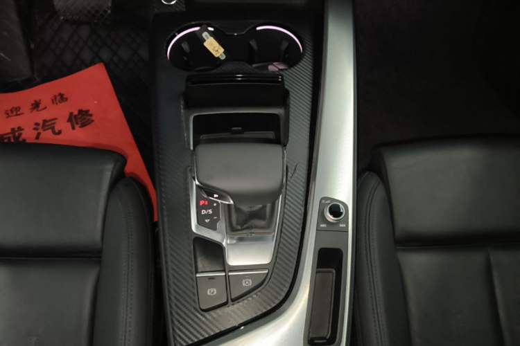 Used Audi A5 2023 Sportback 40 TFSI Fashionable and Dynamic Model Gear Lever