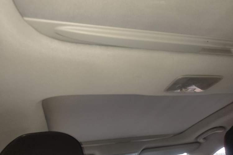 Used Kia Sportage R 2015 2.0L Automatic Two-Wheel Drive DLX Model Headliner