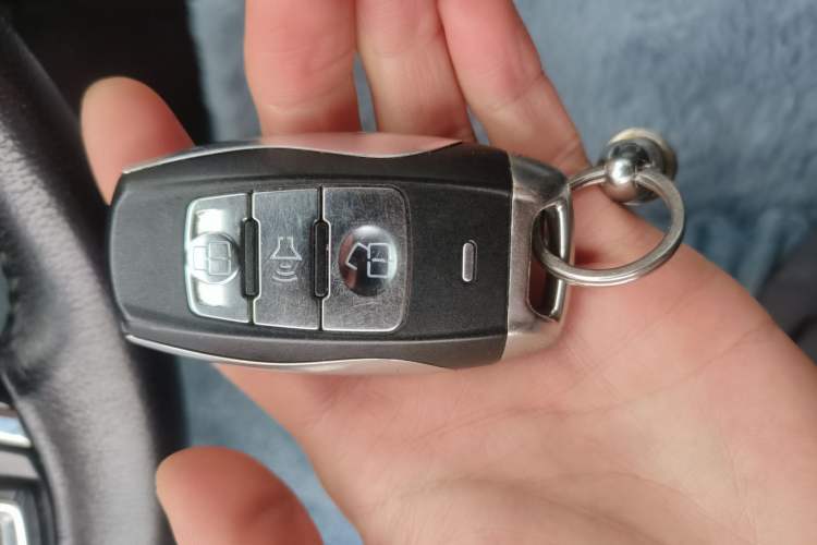 Used Haval H2 2016 Red-Label 1.5T Manual Two-Wheel Drive Luxury Model
