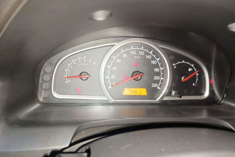 Used Baojun 630 2013 1.5L manual standard version
