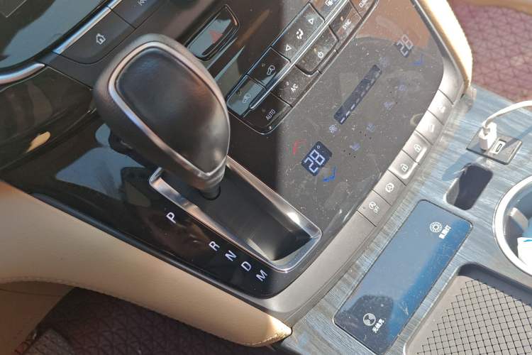 Used Buick GL8 2018 ES 28T Flagship Model China VI Standard