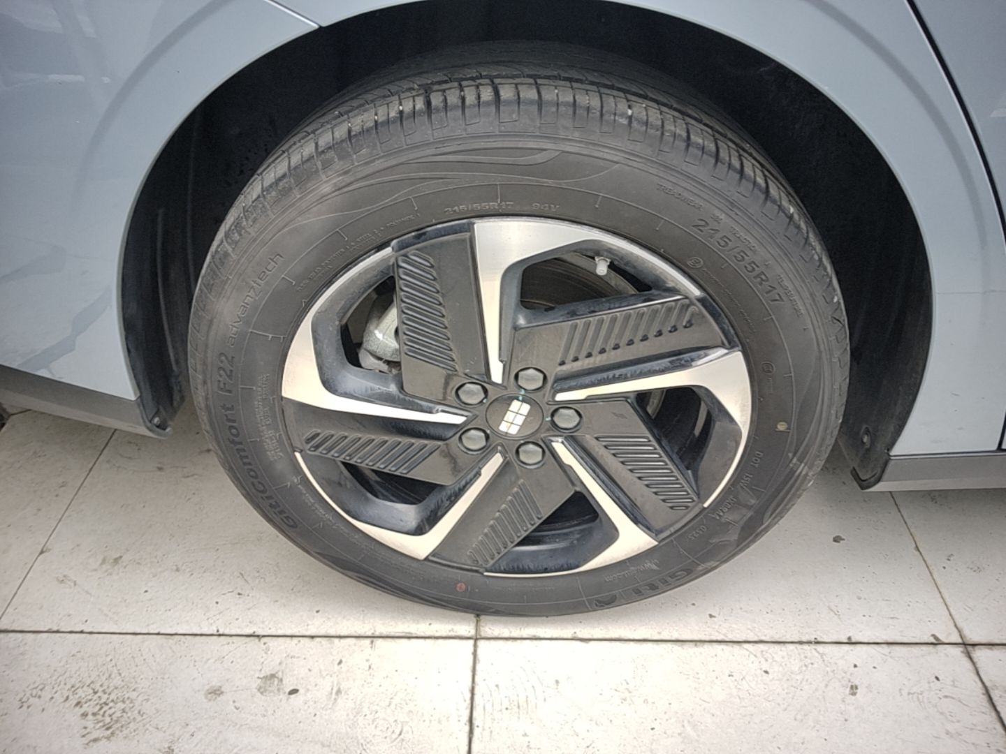 Geely Galaxy L6 2025 EM-i 140km Explorer+ Edition — снимка 11