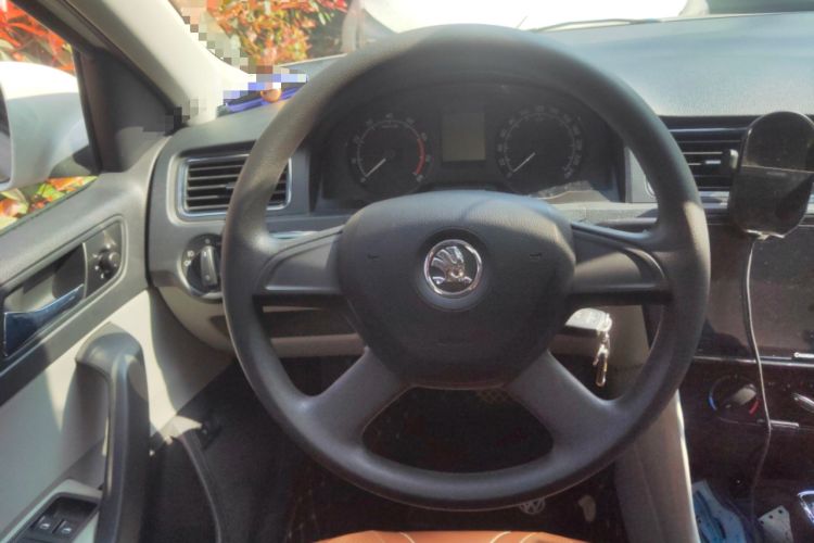 Used Skoda Rapid 2013 1.6L Automatic Smart Selection Model Steering Wheel