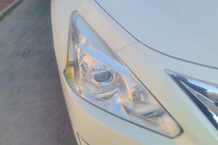 Used Nissan Teana 2013 2.0L XL Comfort Edition Right Front Headlight