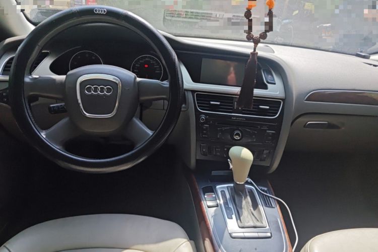 Used Audi A4L 2011 2.0 TFSI Comfort Model
