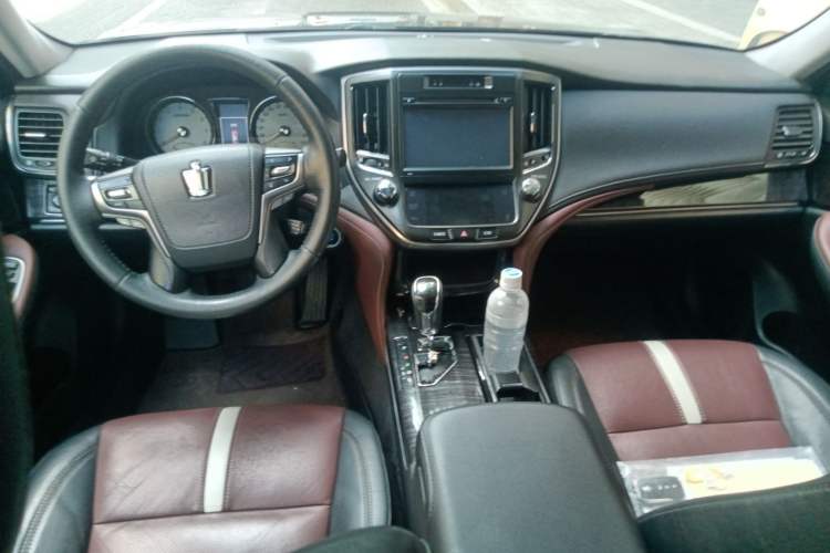 Used Toyota Crown 2017 2.0T Sport Edition Center Console