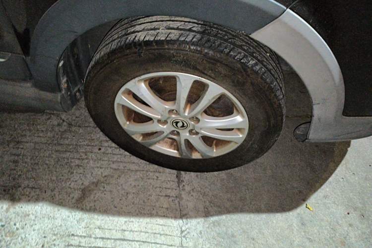 Used Dongfeng Fengon 370 2016 1.5L Manual Standard Edition SFG15-02 7 Seats Right Front Wheel Hub