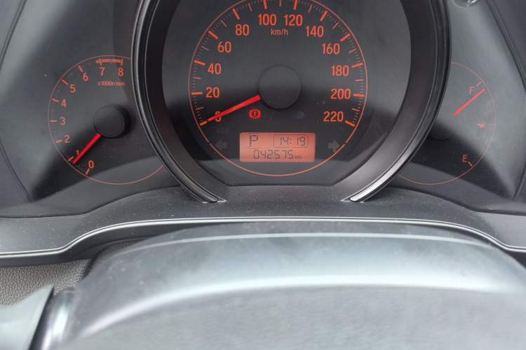 Used Honda Fit 2018 1.5L CVT Comfort Sunroof Version Odometer Close Up