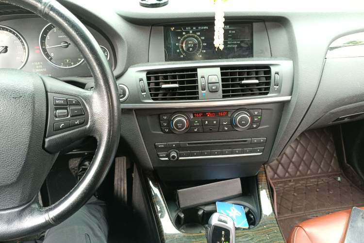 Used BMW X3 2013 xDrive20i Luxury Edition Audio And AC Panel