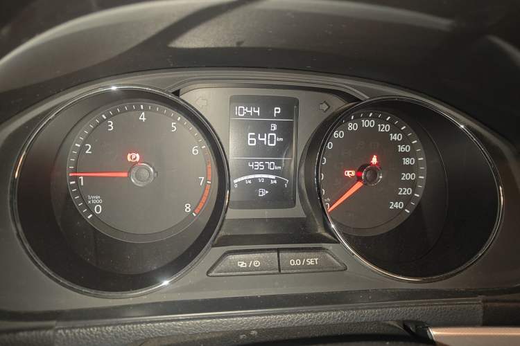 Used Volkswagen Lavida 2017 1.6L Automatic Comfort Edition Odometer Close Up