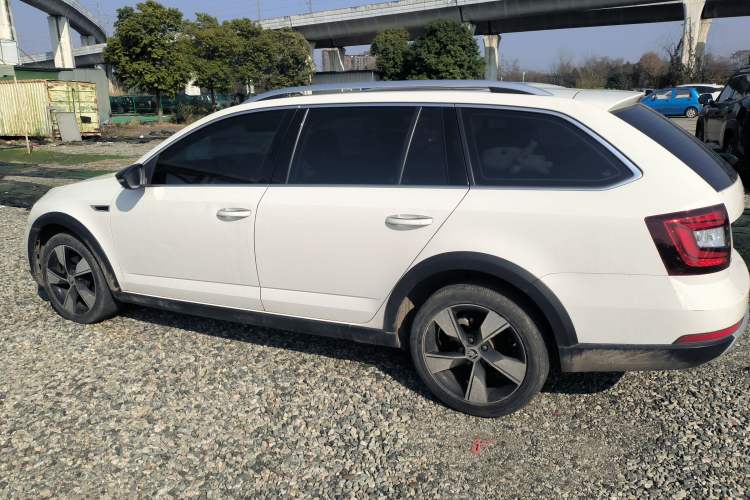 Used Skoda Octavia 2019 TSI280 DSG Luxury Edition Station Wagon China VI Standard