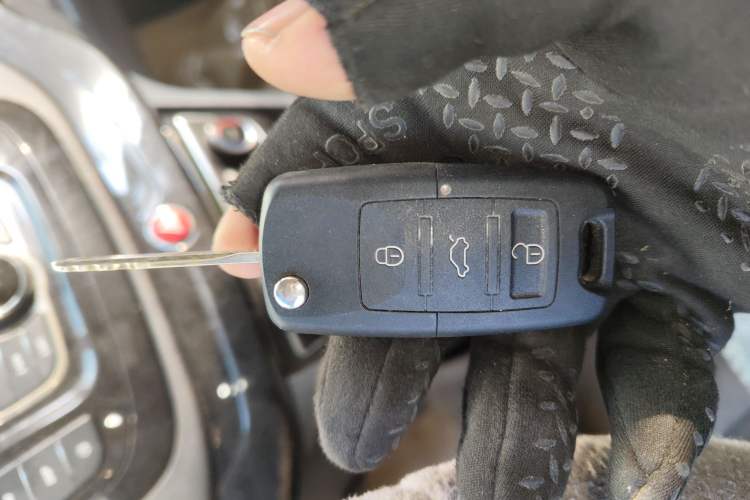 Used JAC Group Refine M2 2013 1.5L Manual Comfort Model 5 Seats