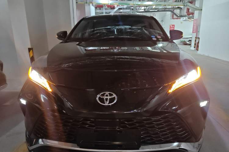 Used Toyota Venza 2022 2.0L CVT Two-Wheel Drive Prestige Edition Front