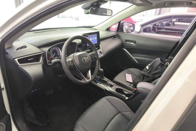 Used Toyota FRONTLANDER 2022 2.0L CVT Luxury Edition Left Front Seat