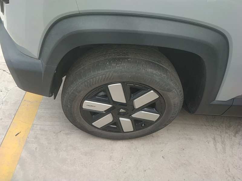 Used Deepal G318 2024 Four-Wheel-Drive Air Suspension Model — 22