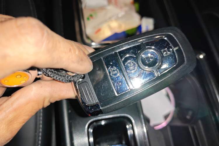 Used Lincoln Corsair 2022 2.0T Two-Wheel Drive Deluxe Edition Vehicle Key